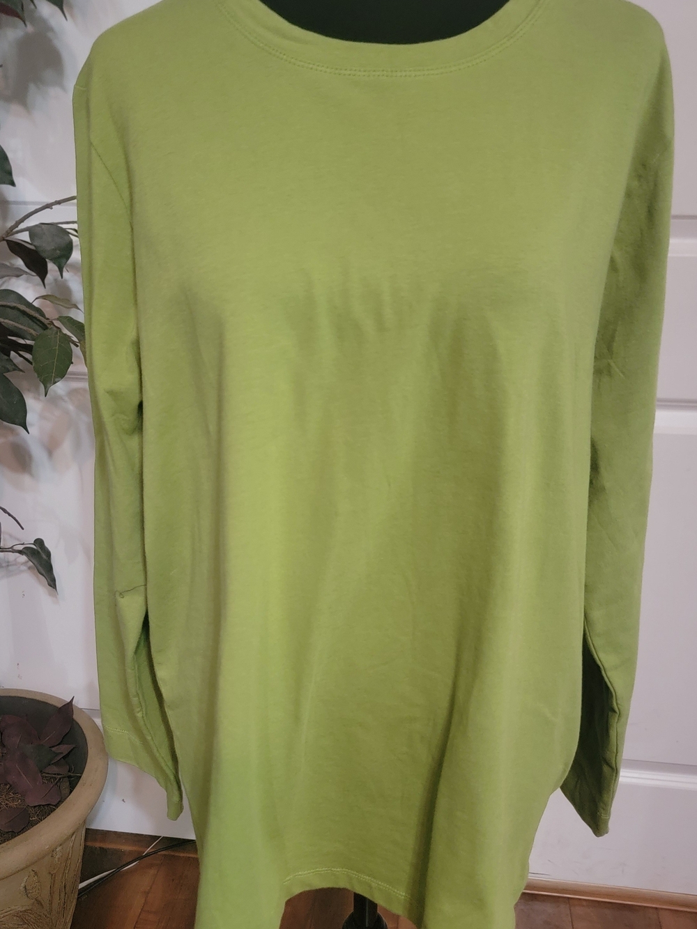 (#65) Great Northwest Clothing Company Lime Green Long Sleeve Crewneck Top